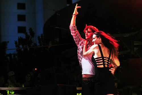 Ashton_Kutcher_Demi_Moore__Palms_Pool_-_credit_Aaron_Garcia