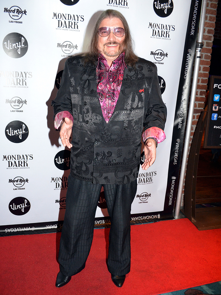 Marc Love Chemerys Mondays Dark 11 58527