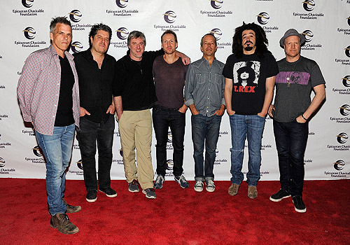 Counting_Crows_on_red_carpet