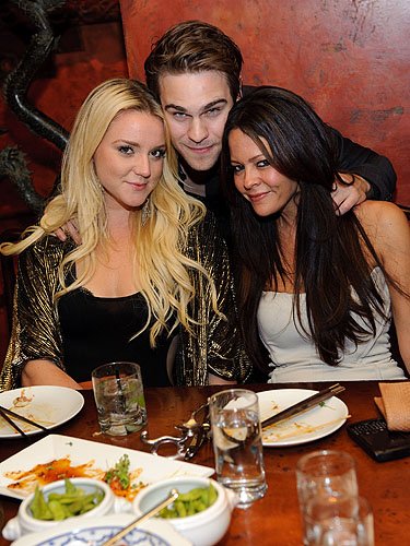 Katie_Welch_Grey_Damon_and_Allison_Melnick_at_TAO