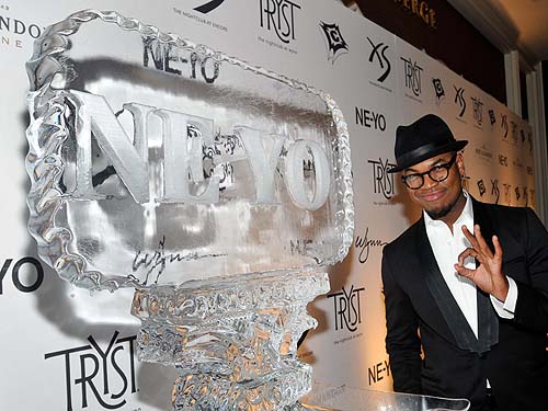 Ne-Yo_Tryst_IceSculpture