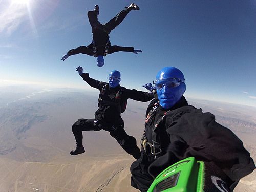 Blue_Man_Group_skydives_into_new_home_at_Monte_Carlo_Resort_and_Casino_photo_credit_Jeff_Provenzano_lowres