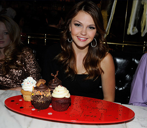 Aimee_Teegarden_at_Sugar_Factory_American_Brasserie