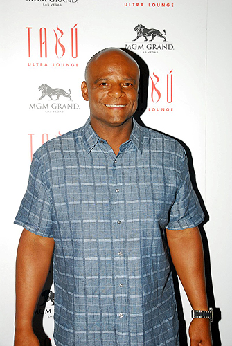 Warren_Moon_at_Tabu_Ultra_Lounge_Las_Vegas_10.14.11