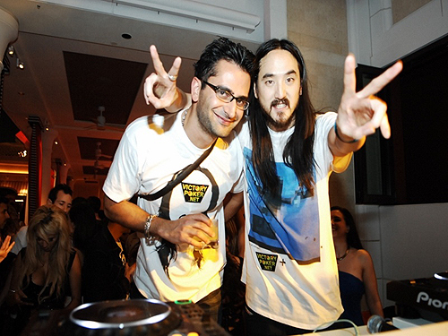 Aoki_with__Antonio_Esfindiari