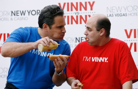 Vinnyvs.VinnyNathansHotdogEatingContest1