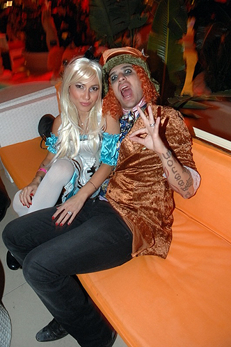 Surrender_Austin_Winkler_from_Hinder_With_costum_Alice