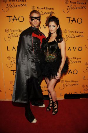 KellanLutzAshleyGreenatYelloweenatTAO
