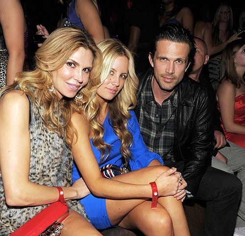 Brandi_Glanville_friend_and_Ashley_Hamilton_at_TAO_Las_Vegas