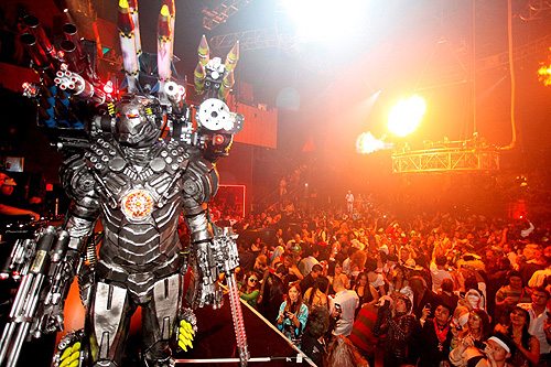 Night_of_the_Killer_Costumes_2010_-_Rain_Nightclub