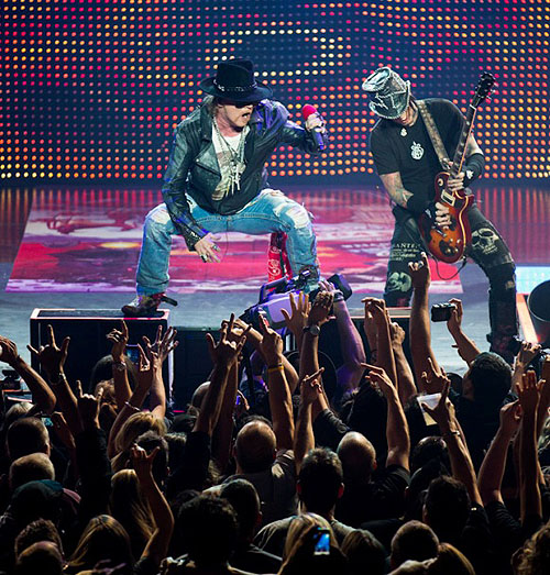 11.2.12_Guns_N_Roses_at_The_Joint_credit_Erik_Kabik_3