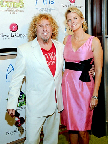 Sammy_Hagar_and_wife_Kari_Karte_at_Nevada_Cacner_Institutes_Rock_for_the_Cure_Las_Vegas_11.11.10