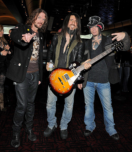 Dizzy Reed Ron Bumblefoot Thal and DJ Ashba play poker at Hard Rock Hotel Casino credit Scott Harrison