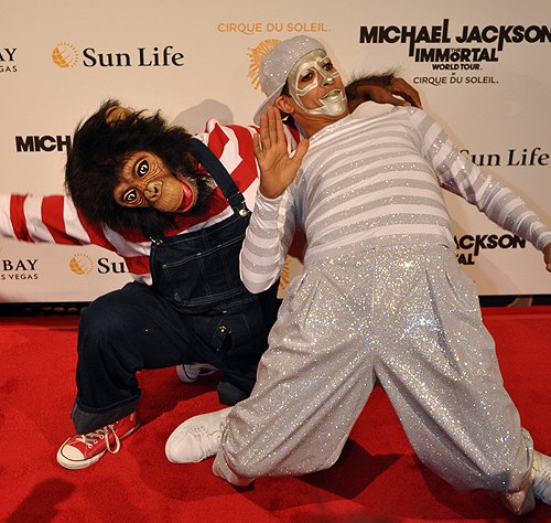 Cirque_performers_1