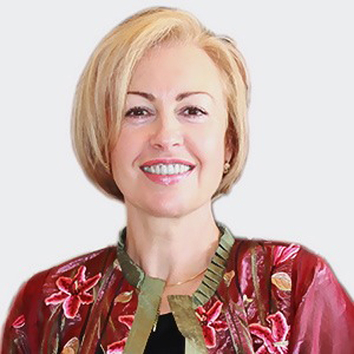 Artist Luba Stolper headshot 3