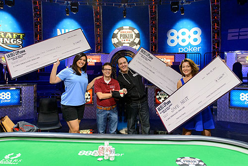 The group show off their Battle of the News winnings Photo Credit JAYNE FURMAN WSOP