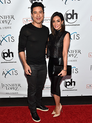 Mario Lopez and wife